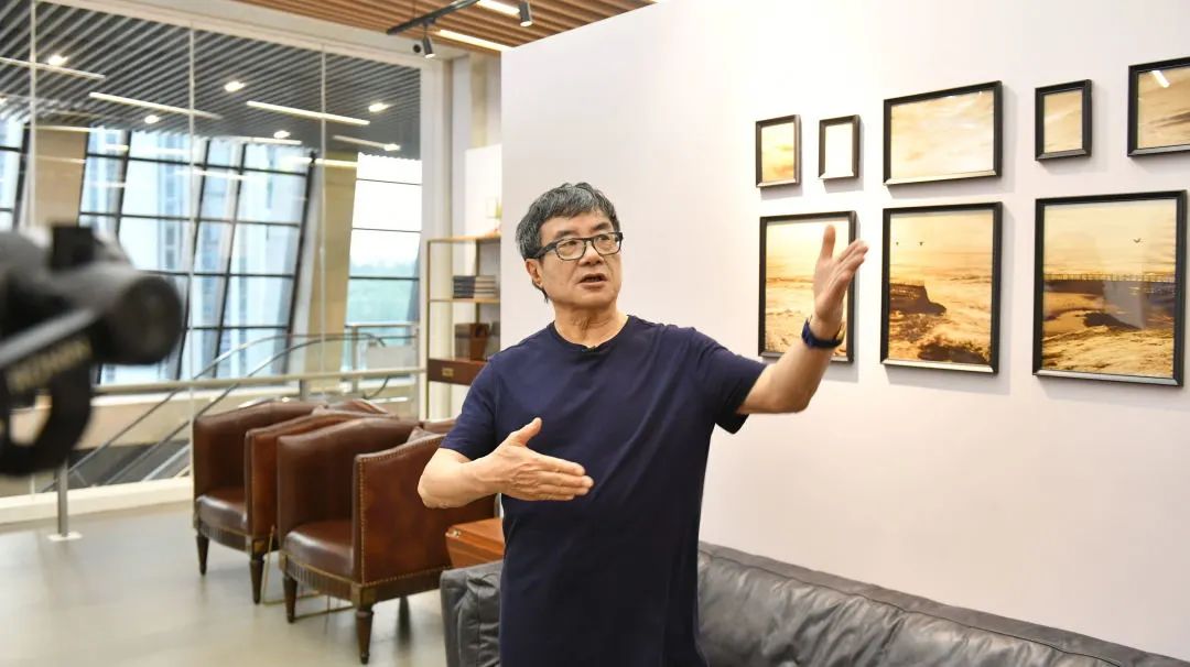 近六万名读者与周国平馆长"走进坪山图书馆",畅聊阅读与哲学