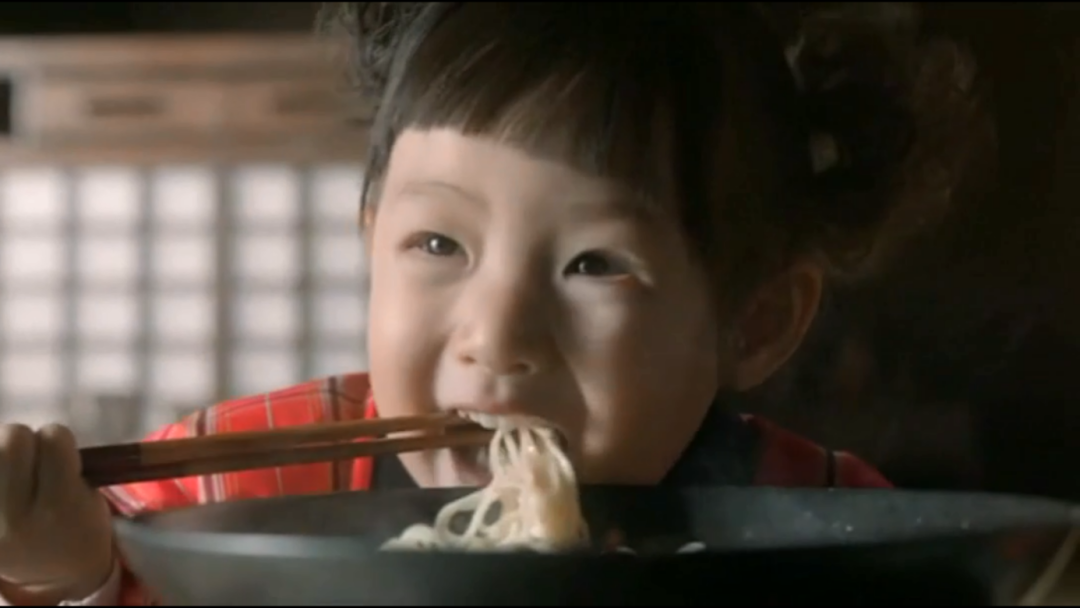故事很动人,但面已不是那个味儿。/味千拉面 “回忆篇”广告截图 故事很动人,但面已不是那个味儿。/味千拉面 “回忆篇”广告截图