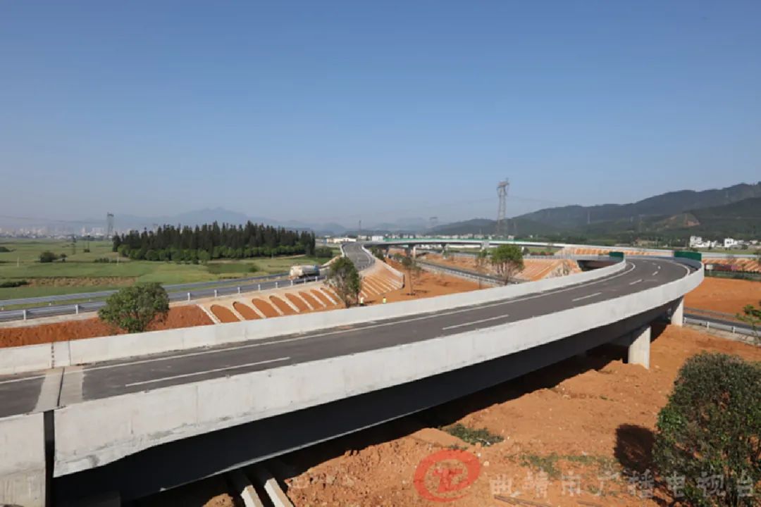 罗八高速正火热建设中将成为滇东部地区出海入滇的最近通道