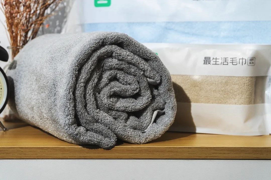 用新疆棉花皇后做的毛巾柔软不掉毛3秒吸水太值了