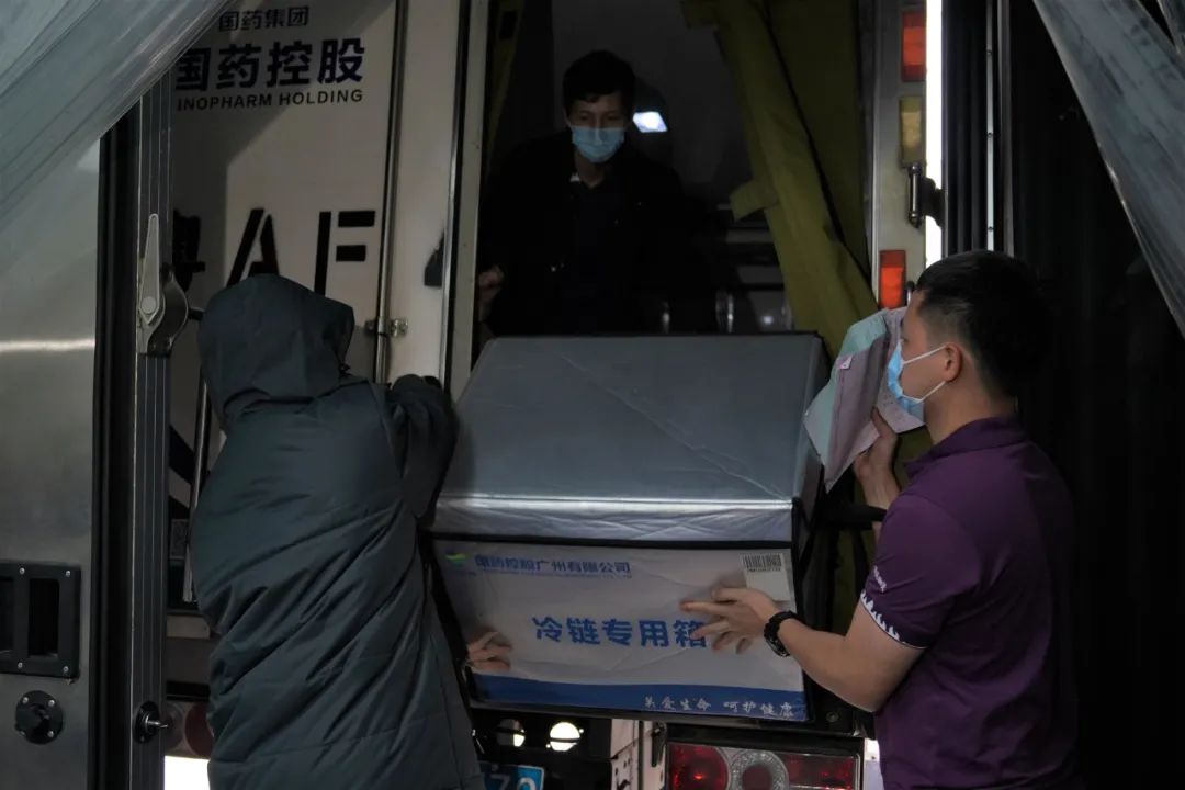 一支新冠疫苗是怎样用尽全力奔向你的