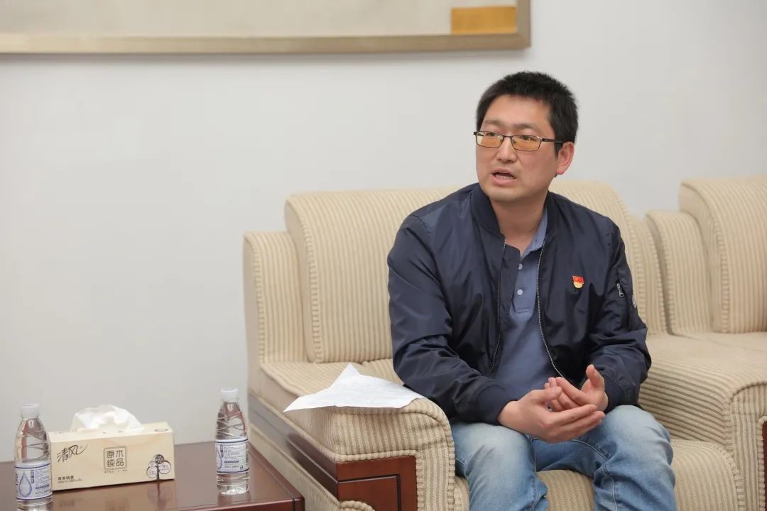 宣讲中,韦刚与师生代表进行了热烈的互动交流会后坚持把解决实际问题