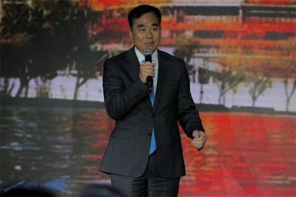 活动现场,美国铁狮门中国区首席执行官,高级董事总经理陈志超向在场的