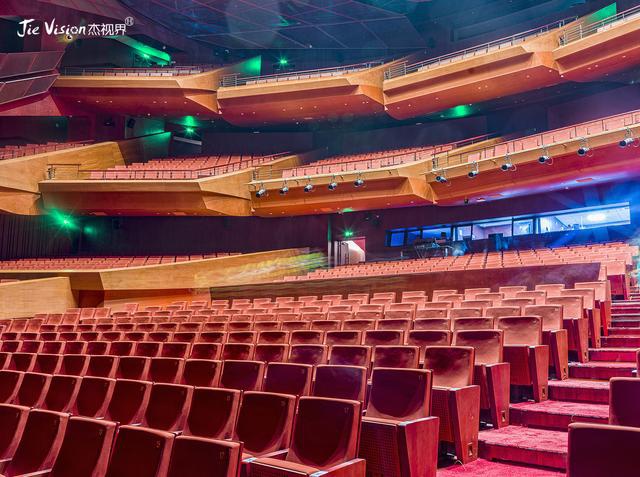 3000吨钢材编织的蝴蝶结耗资31亿苏州湾剧院美得没朋友