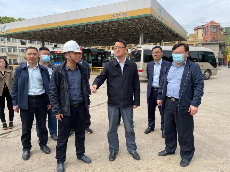 市市场监管局局长陈国双陪同市政府副市长杨善斌督查食品及特种设备