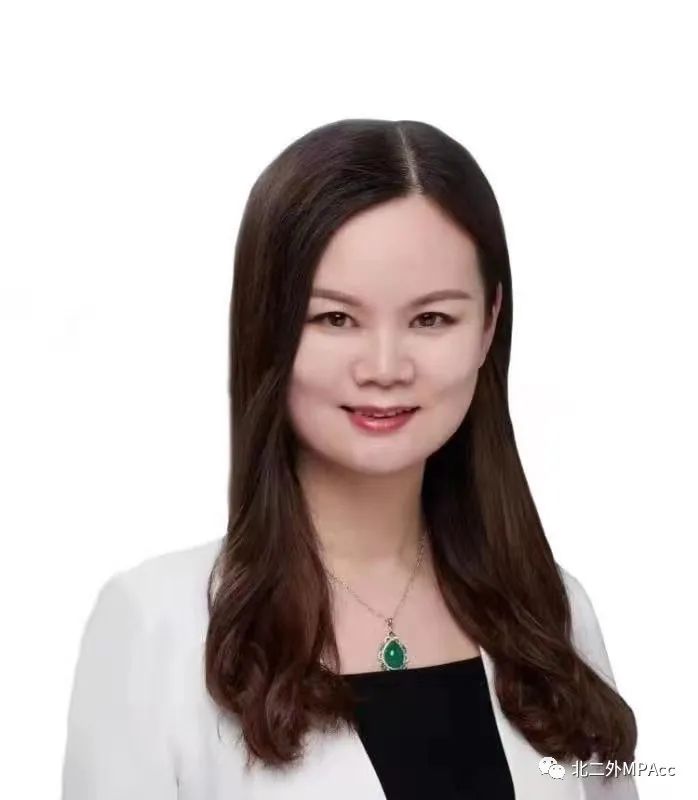 q请问王玫老师,您今天面试了这么多学生,您觉得哪些素质是比较重要的?