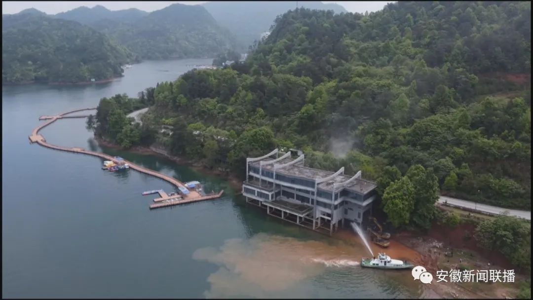 这家茶餐厅面积1864平方米,总共三层,对太平湖生态环境有不利影响.