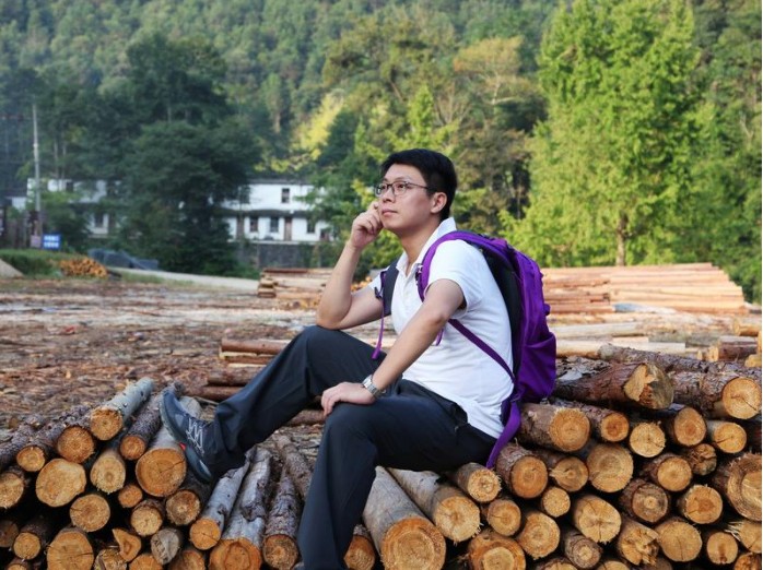 坚守一线的基层好干部年轻有为,亲力亲为,是刘卓鹏