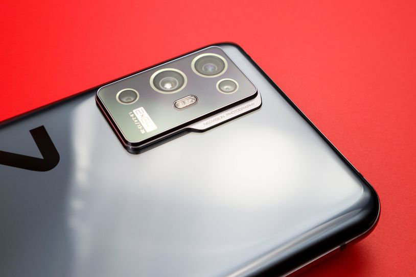 高性价比双主摄直屏旗舰中兴axon30pro动手玩