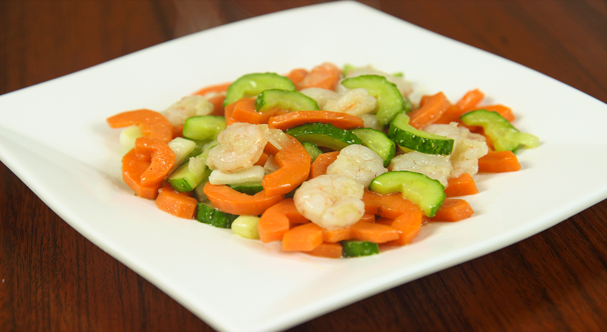 简单的三色虾仁好吃又好看味道清淡减肥时必备