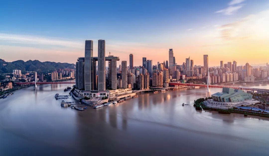 重庆两江交汇 张坤琨 摄