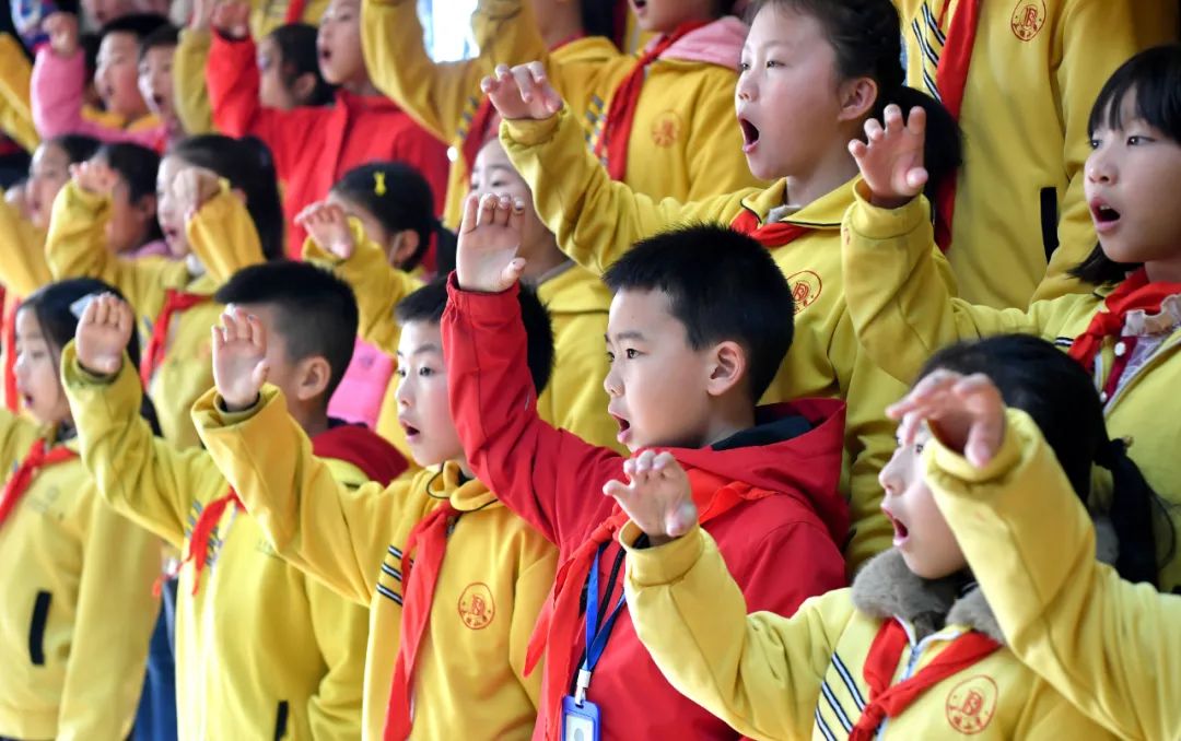 陕西省宝鸡市三迪小学的学生下午放学后进行合唱训练 刘潇 摄