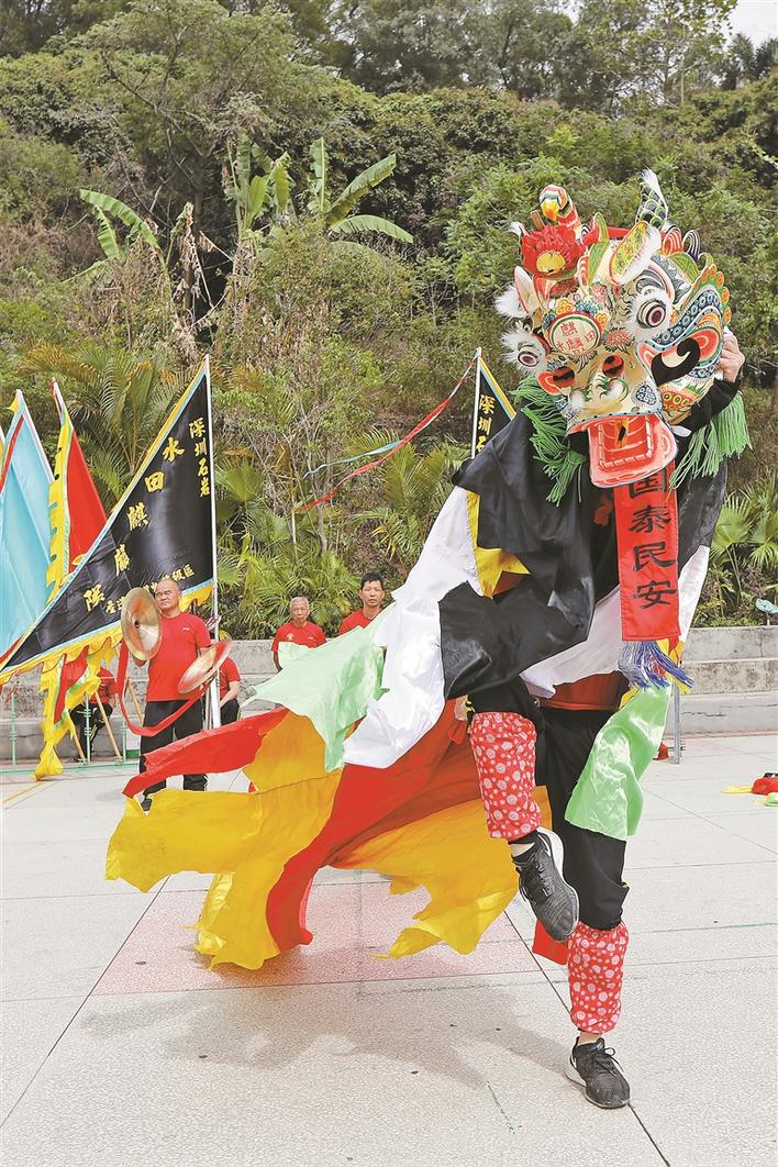 麒麟一舞祈平安麒麟再舞保家国石岩舞麒麟传承红色基因