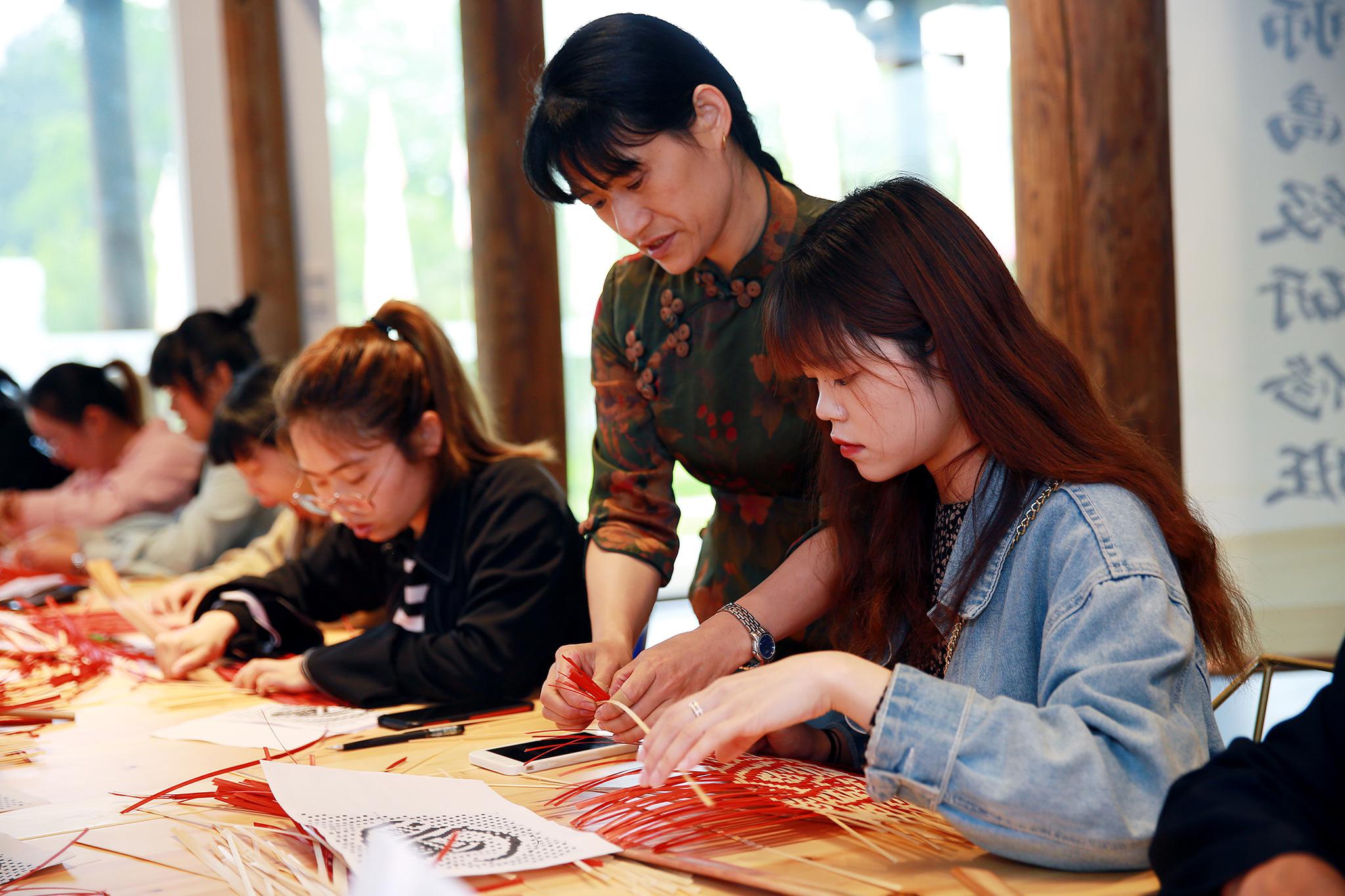 非遗通识课里编"红船"|体验|东阳市_新浪新闻