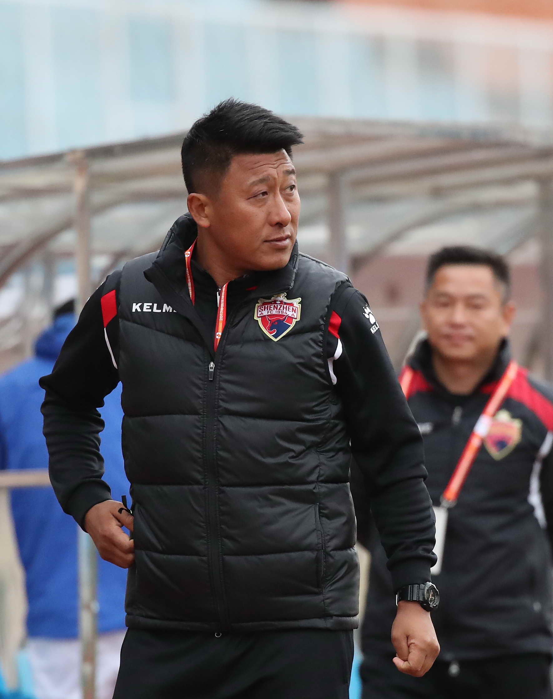 张恩华曾担任深圳足球俱乐部的领队兼中方教练.