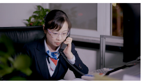 向奋斗着的"金融人"致敬|浦发银行|自贸区_新浪新闻