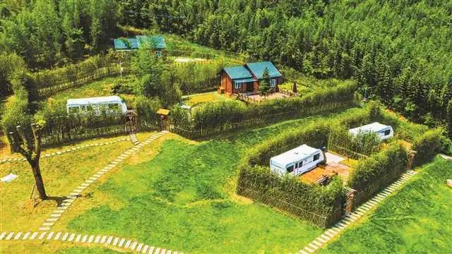 星空露营房车基地 高小华 摄