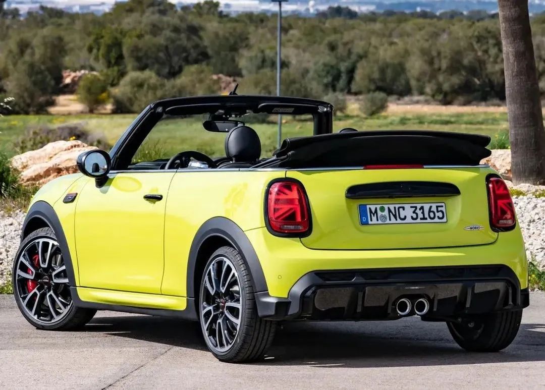 这台小型敞篷车,2.0t 8at!6.5秒就能破百!