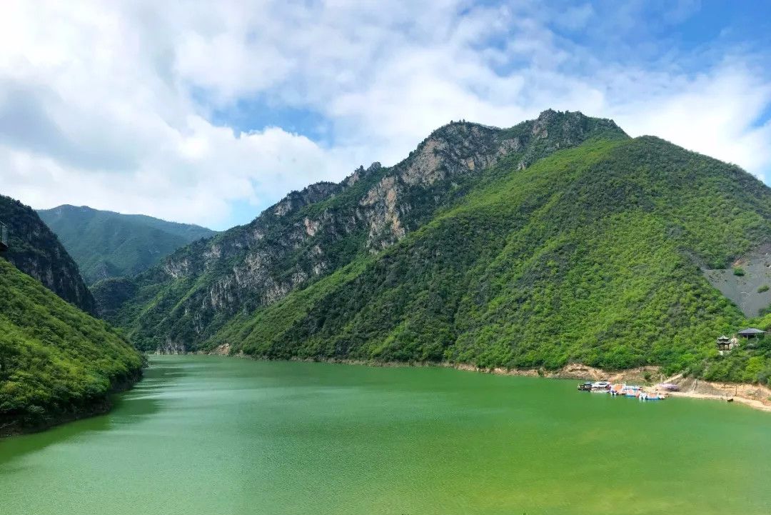 打卡鄭國渠旅遊風景區看一看碧水靈秀,幽谷深峽看一看仲山晴嵐,樓臺