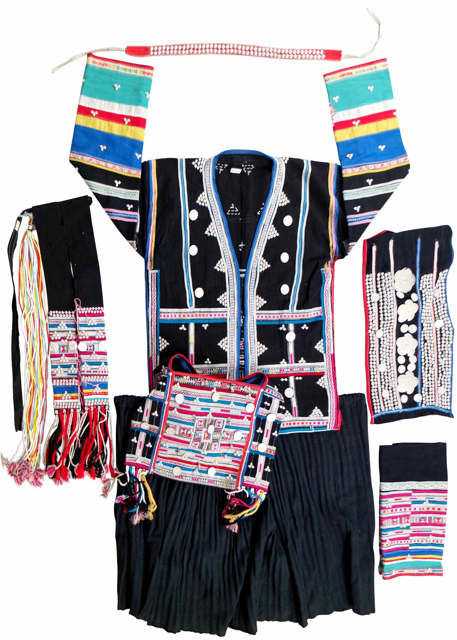 彩云之南来浙了云南哈尼族服饰展走进中国丝绸博物馆