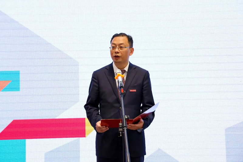 以美育人西南大学附中师生美术作品展在重庆美术馆启幕