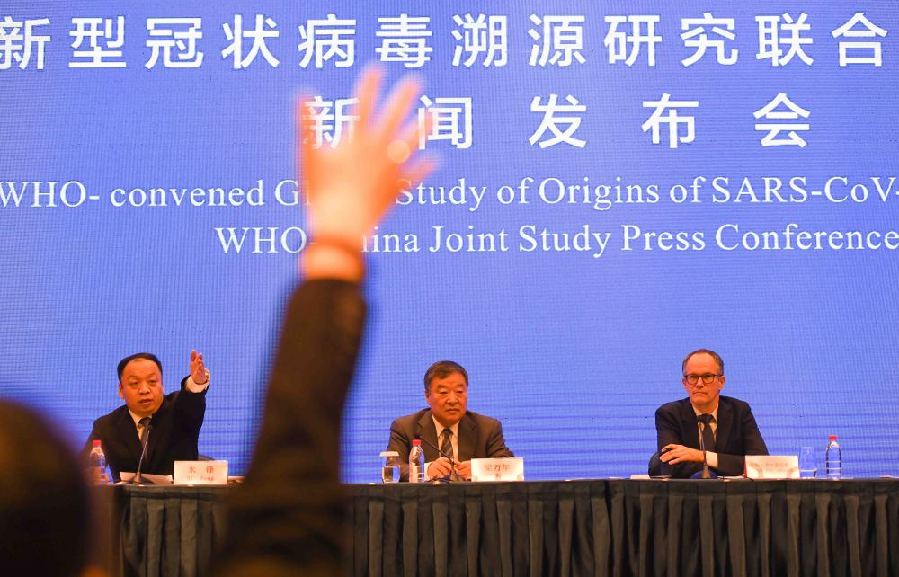 2月9日,中国-世界卫生组织新冠病毒溯源研究联合专家组在武汉举行新闻发布会 新华社记者 程敏 摄