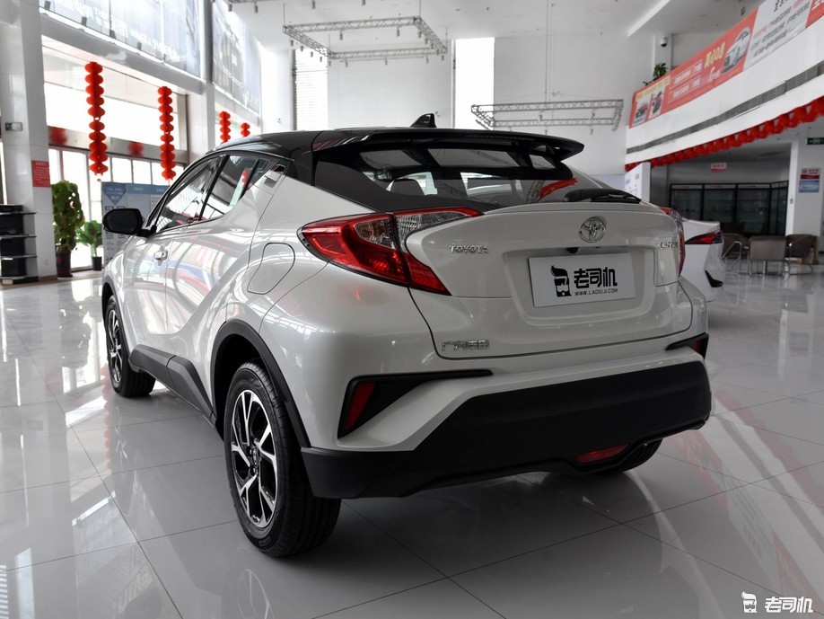 充满个性的小型suv小哥带你一起看丰田chr