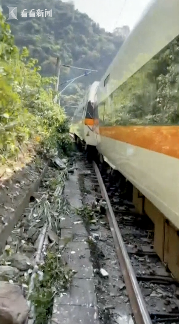 视频台铁脱轨事故已致36人死亡幸存者回忆事发经过