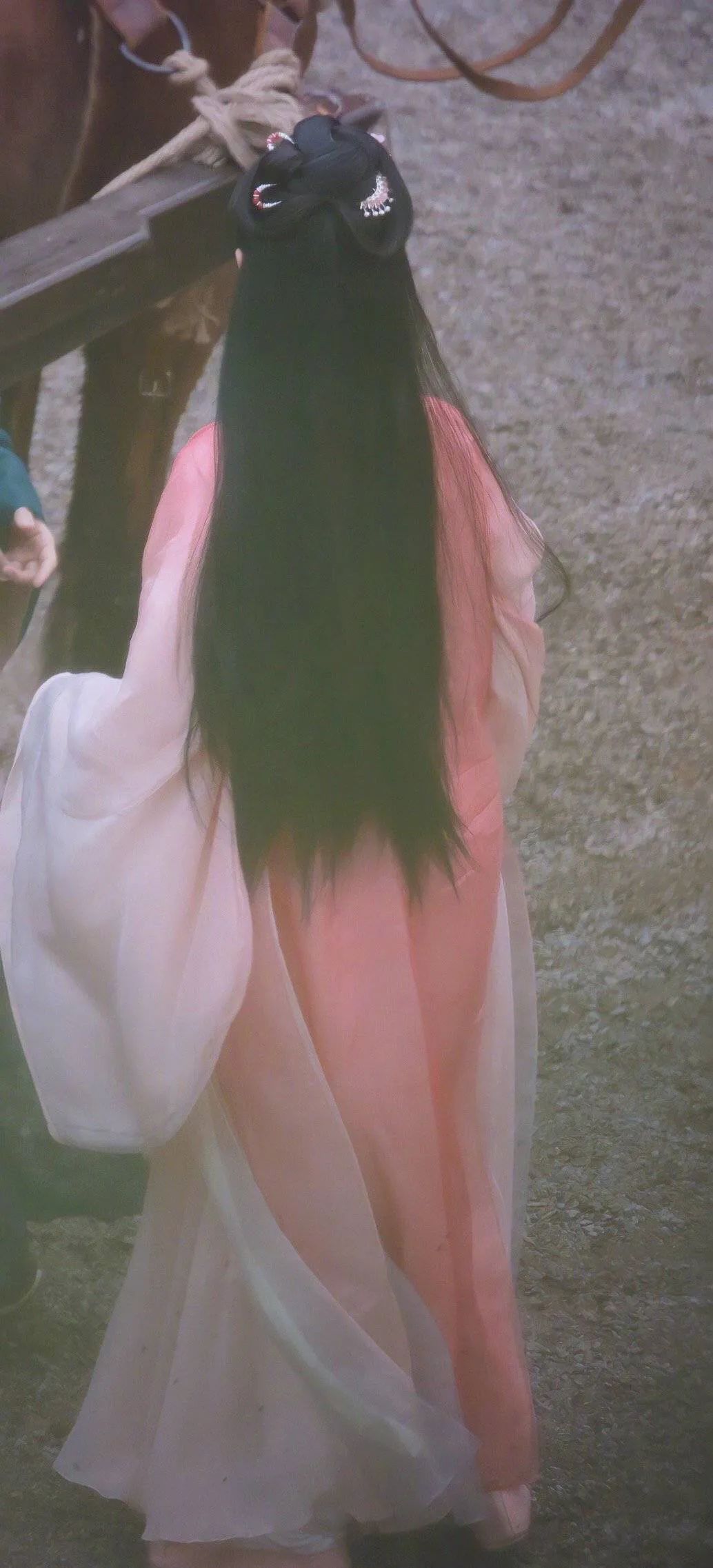 美人计刘亦菲又因为美上热搜了这次是古装