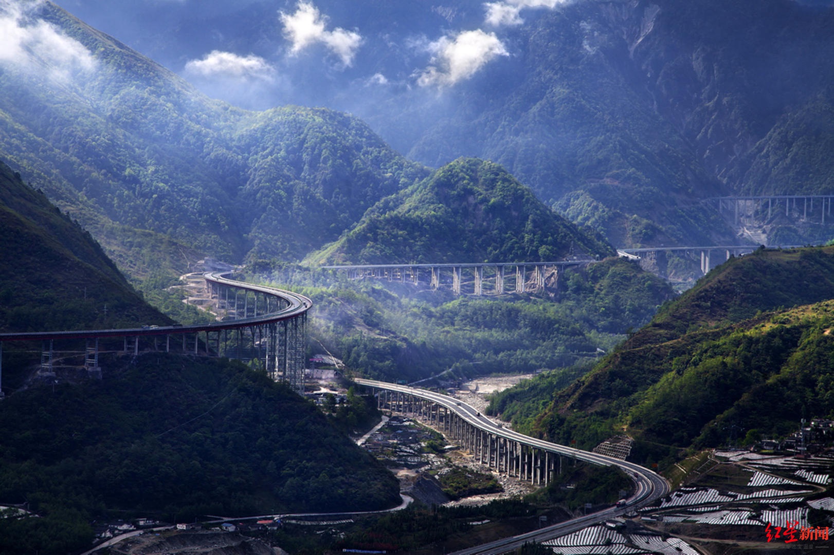 沿着高速看中国|一起出发,节拍天下!|节拍|高速公路|五一_新浪新闻