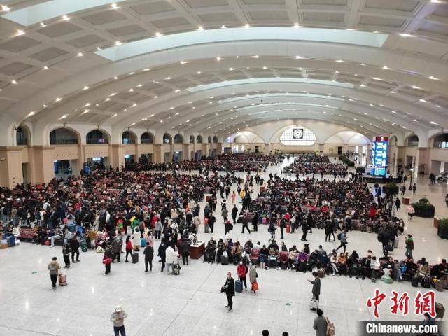 资料图:哈尔滨火车站。哈铁提供