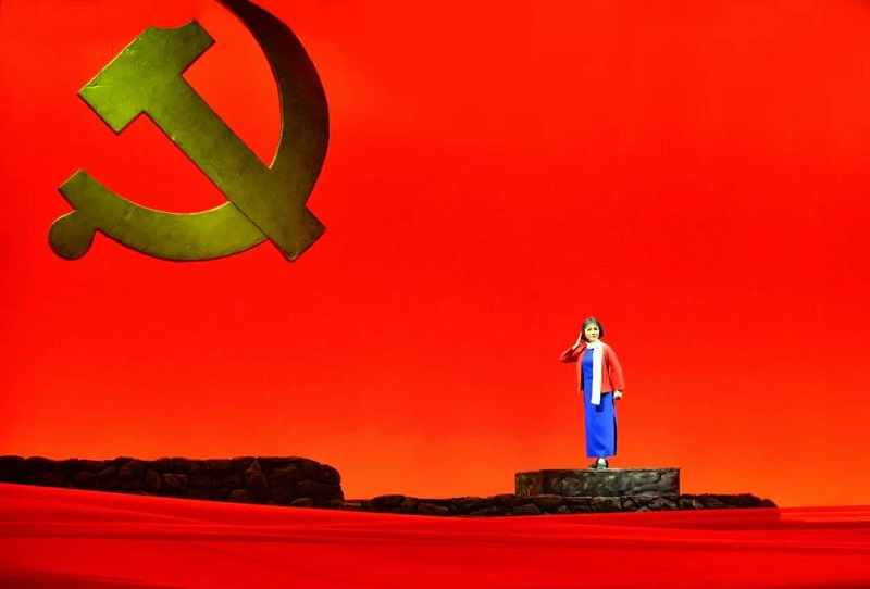 "主演沈铁梅老师的《江姐》让我感受到江姐回来了,红岩精神永远在