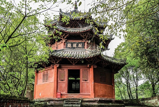 其造型瑰秀,风格独特,乃李庄四绝之一.