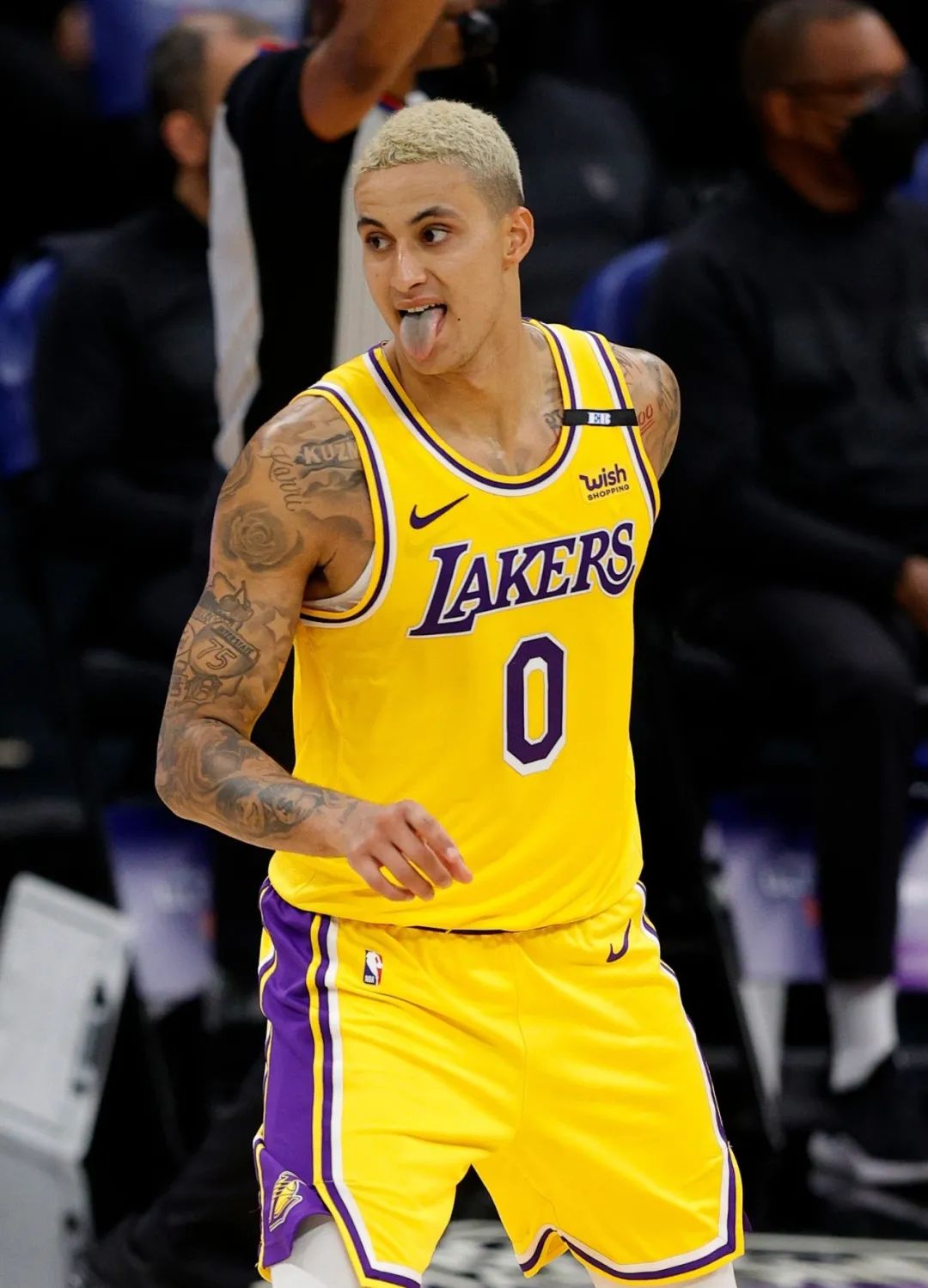 万箭齐发射穿国王,湖人迎来7连客开门红