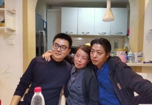 郭威携子清明去九江祭祖许敏夫妻笑开颜好人终有好报