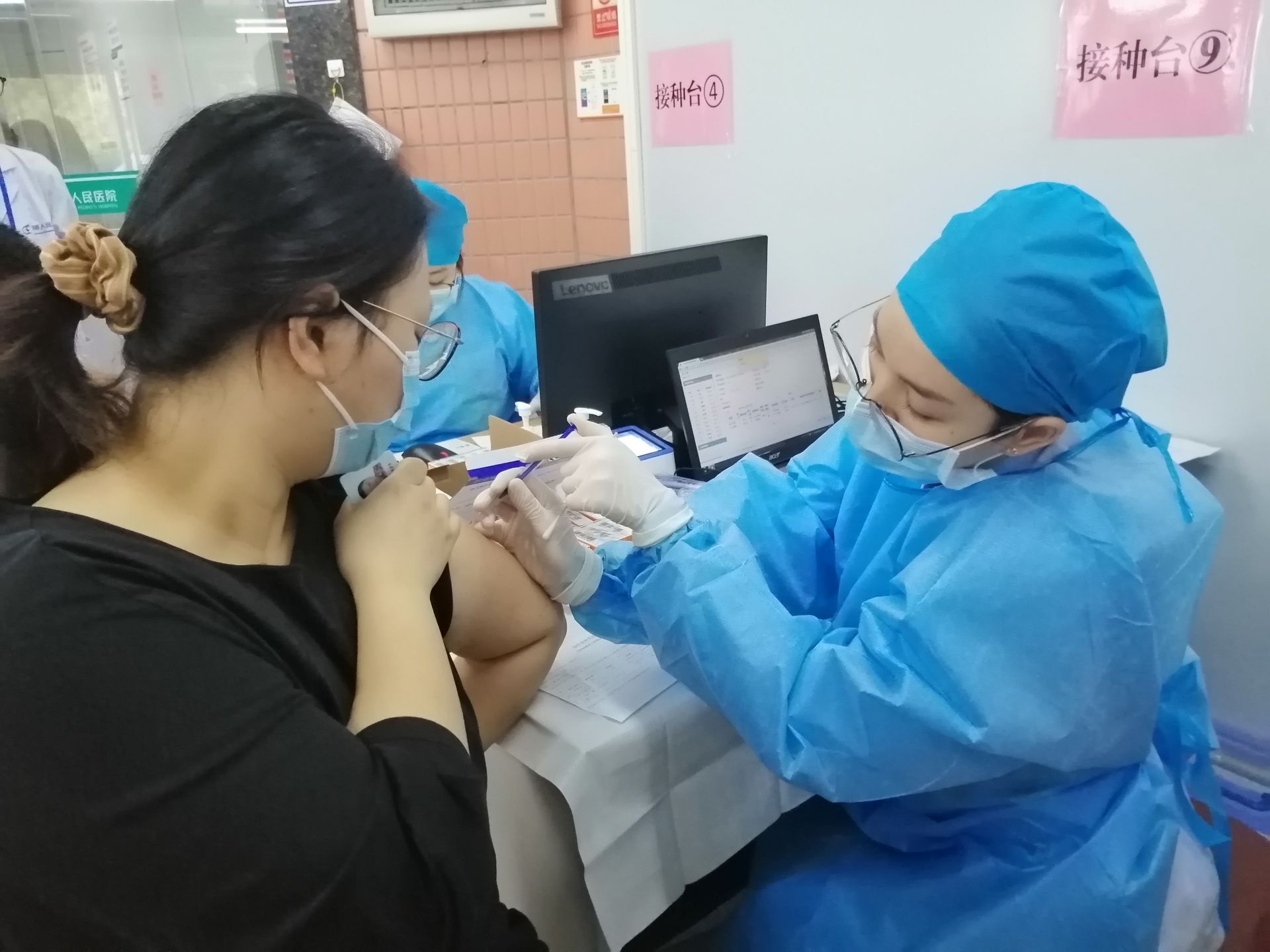 防疫不放松|这群可爱可敬的人,坚守在新冠疫苗接种一线