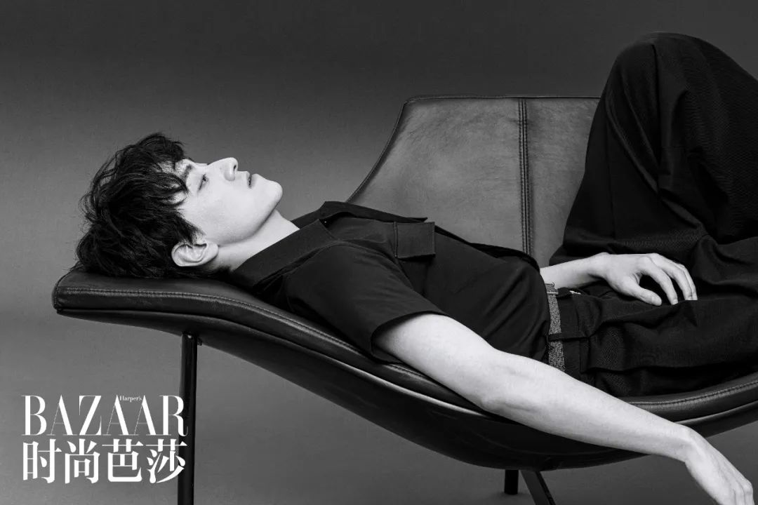 时尚芭莎90秒这个四月minibazaar邀你一起读诗