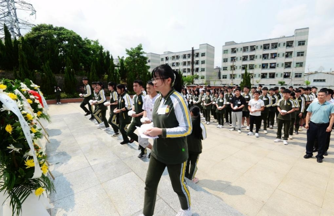 东莞理工学校开展清明祭英烈主题教育活动