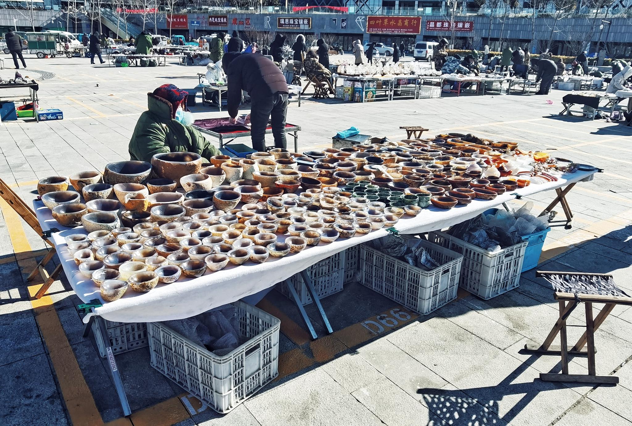 我在东海县逛了一个神奇的水晶集市