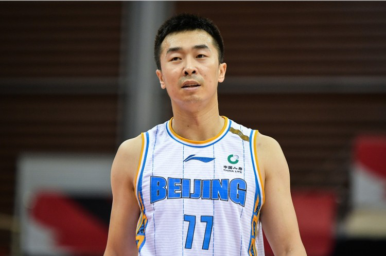 我尽力了!王骁辉第四节三分5中4 得到全队23分中的12分