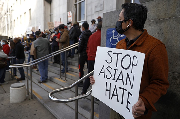美国加州日前举行的反对仇恨亚裔示威活动。人民视觉 资料图