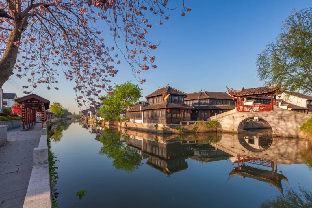 恬庄古街   是张家港市重要的历史文化遗产之一   位于凤凰镇河阳山东