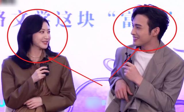 景甜张彬彬直播太甜,全程看不到张彬彬的正脸,确定没在一起吗?