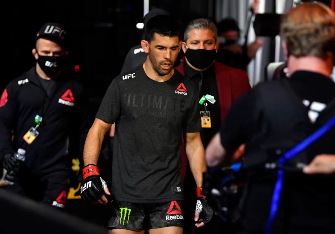 除了迪拉肖与科鲁兹之外,在ufc260中有精彩表现的"蜜糖秀"肖恩-奥马利