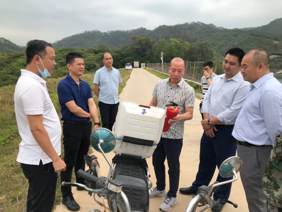 黄江镇领导带队检查清明节期间森林防灭火工作