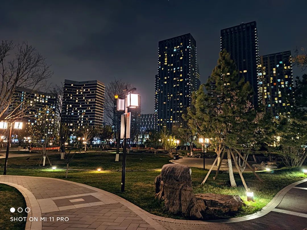 小米11pro夜景拍摄体验放胆拍不要担心光线不够