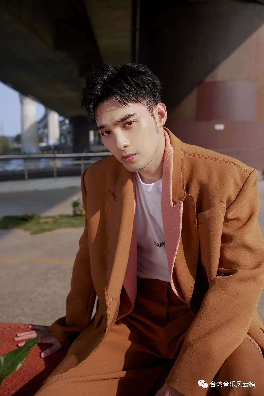 黄伟晋借新歌唱心声保持完美好累不如花力气找回自己