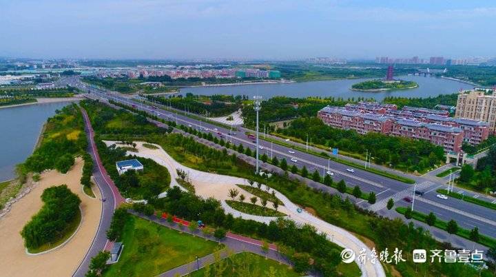 正文  其实,许妍既是一名企业的运营负责人,更是一名在淄博南部城区