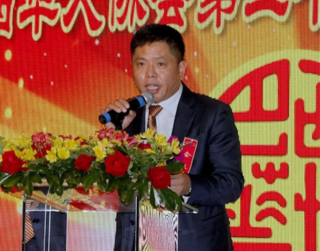 商会网站)华舆讯 据南美侨报报道 4月6日清晨,巴西华人协会会长张伟在