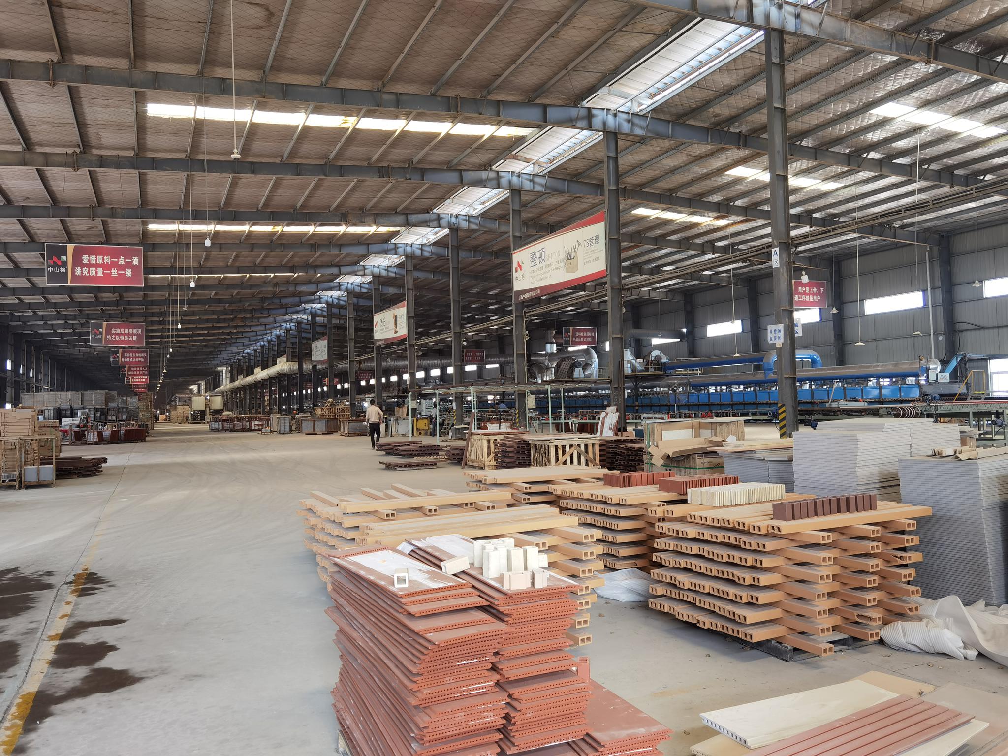 中盛陶瓷:加快转型升级 打造新型高档建筑装饰材料